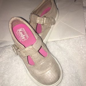 keds daphne gold